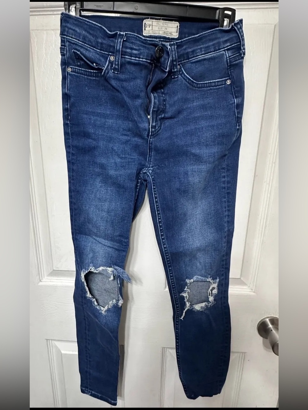 Free People Distressed Dark Blue Women’s Skinny Jeans